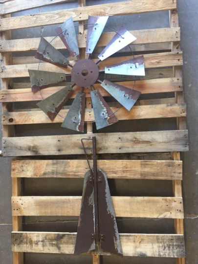 30 Inch Rustic Full Windmill Head WITH Small Rustic Tail